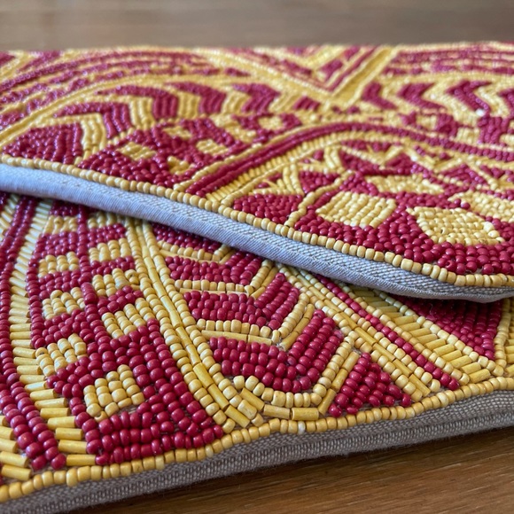 NWOT lulus Beaded clutch w detachable chain - Picture 7 of 8